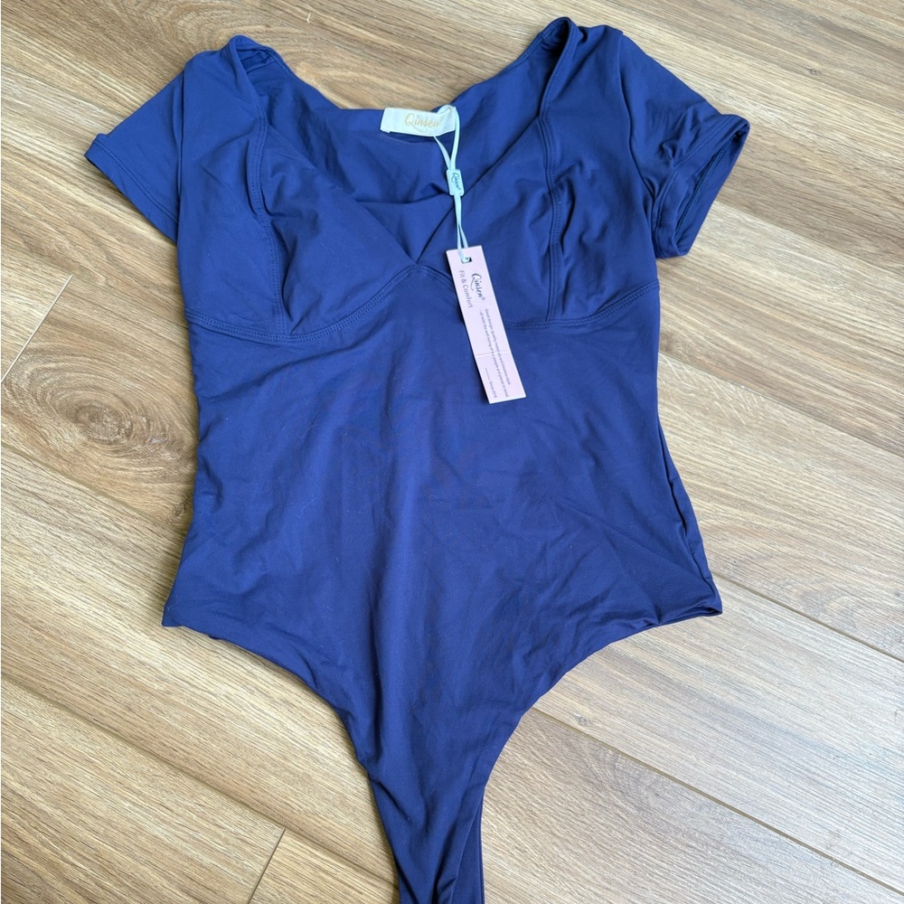 NWT Qinsen VNeck Bodysuit Slimming Stretch Tummy Control Preppy Classic Casual‎
